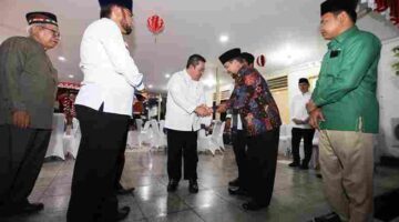 Wali Kota Pematangsiantar Wesly Silalahi, S.H., M.Kn., bersama jajaran Pemerintah Kota (Pemko) Pematangsiantar menerima dan menjamu utusan Majelis Ulama Indonesia (MUI) Pusat dan MUI Provinsi Sumatera Utara (Sumut) di Rumah Dinas Wali Kota, Jalan M.H. Sitorus, Kelurahan Teladan, Kecamatan Siantar Barat, Senin (31/8/2026) malam.