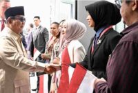 Mahasiswa Indonesia menyambut hangat Presiden Prabowo Subianto di Vladivostok, Rusia.