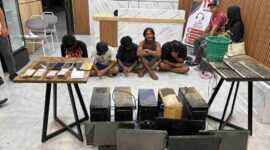 Polisi mengamankan delapan orang dugaan praktik perjudian online di wilayah Bagan Asahan, Kecamatan Sei Kepayang, Kabupaten Asahan. Dalam operasi yang berlangsung hingga Minggu (30/8/2026)