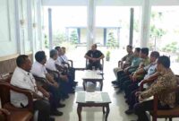 Bupati Asahan Taufik Zainal Abidin, S.Sos., M.Si., menerima kunjungan Kepala Stasiun Pengawasan dan Pengujian Mutu Hasil Kelautan dan Perikanan (PPMHKP) Tanjung Balai Asahan, Aan Fibro Widodo, beserta rombongan di Rumah Dinas Bupati Asahan, Kamis (3/9/2026) sekitar pukul 10.00 WIB.