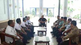 Bupati Asahan Taufik Zainal Abidin, S.Sos., M.Si., menerima kunjungan Kepala Stasiun Pengawasan dan Pengujian Mutu Hasil Kelautan dan Perikanan (PPMHKP) Tanjung Balai Asahan, Aan Fibro Widodo, beserta rombongan di Rumah Dinas Bupati Asahan, Kamis (3/9/2026) sekitar pukul 10.00 WIB.