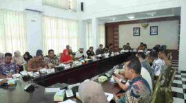 Rapat Sinkronisasi Kegiatan Tim Terpadu Pencegahan dan Pemberantasan Penyalahgunaan dan Peredaran Gelap Narkotika dan Prekursor Narkotika (P4GN) yang dipimpin Wakil Bupati Asahan, Rianto, S.H., M.A.P., di Aula Mawar Kantor Bupati Asahan pada Kamis, 3 September 2026.