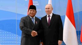 Prabowo dan Vladimir Putin bertemu di Vladivostok untuk memperkuat hubungan strategis Indonesia-Rusia.