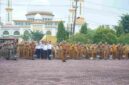 Wakil Bupati Asahan, Rianto, S.H., M.A.P., memimpin Apel Gabungan di lingkungan Pemerintah Kabupaten Asahan yang berlangsung di halaman Kantor Bupati Asahan Senin (07/09/2026).