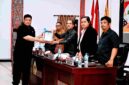 Bupati Samosir Vandiko T. Gultom menyampaikan Nota Pengantar Rancangan Perubahan Kebijakan Umum Anggaran (P-KUA) dan Rancangan Perubahan Prioritas Plafon Anggaran Sementara (P-PPAS) Tahun Anggaran 2026 dalam Rapat Paripurna DPRD Kabupaten Samosir, yang digelar di Gedung DPRD Kabupaten Samosir, Senin (07/09/2026).