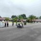 Sat Lantas Polres Pematangsiantar memberikan sosialisasi Safety Riding dan Safety Driving kepada personel Korem 022/PT untuk keselamatan berkendara.