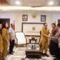 Wali Kota Medan Rico Tri Putra Bayu Waas saat menerima audiensi pengurus dan panitia Paroki Santo Padre Pio Medan Helvetia di Ruang Khusus Wali Kota Medan, Selasa (8/9/2026).
