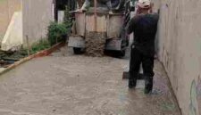 Pekerjaan pengecoran jalan rabat beton di Gang Saudara, Jalan Danau Singkarak, Medan, sepanjang 89 meter.