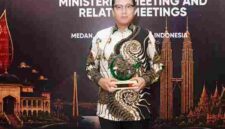 Pemerintah Kota Medan kembali meraih penghargaan di tingkat kerja sama regional. Pada Rabu (9/9/2026) malam, Wali Kota Medan Rico Tri Putra Bayu Waas menerima IMT-GT Green City Award kategori Gold Circular Economy and Resource Efficiency.