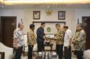 Rico Waas saat menerima audiensi pengurus Forkala Kota Medan di Balai Kota Medan, Jumat (11/9/2026).