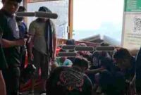 Penggerebekan lokasi yang diduga terkait penyalahgunaan narkotika di Kabanjahe, Jumat (11/9/2026).