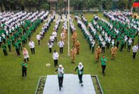 Mendikdasmen Abdul Mu’ti dan Rico Waas hadir di SMPN 1 Medan, mengajak siswa disiplin, berani bermimpi, belajar dari kegagalan, dan berprestasi.