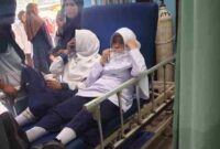 Siswi yang dibawa kerumah sakit untuk penanganan darurat.