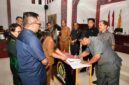 Bupati Samosir Vandiko T. Gultom bersama Ketua DPRD Kabupaten Samosir Nasip Simbolon melaksanaka penandatanganan Perubahan Kebijakan Umum Anggaran (P-KUA) dan Perubahan Prioritas Plafon Anggaran Sementara (P-PPAS) Tahun Anggaran 2026 dalam Rapat Paripurna DPRD Kabupaten Samosir, di Ruang Rapat DPRD Samosir, Senin (14/09/2026).