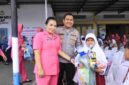 Kapolres Langkat AKBP Hannry P.H. Tambunan memberikan santunan kepada 30 anak yatim di Kuala sebagai bentuk kepedulian sosial Polri.