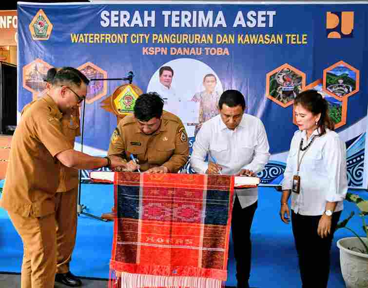 Bupati Samosir menerima hibah aset Rp 169 miliar dari Kementerian PU untuk WFC Pangururan dan Kawasan Tele yang kini menjadi tanggung jawab Pemkab.