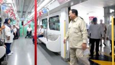 Presiden Prabowo Subianto menjajal LRT Jakarta dari Kelapa Gading ke Manggarai dalam waktu sekitar 28 menit dan melihat layanan transportasi publik.