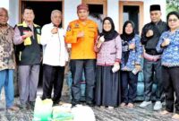 Pemkab Simalungun menyalurkan bantuan bagi dua keluarga korban puting beliung di Karang Rejo.
