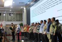 Bupati Asahan bersama kepala daerah lainnya di Sumatera Utara mengikuti Rapat Koordinasi Penguatan Tata Kelola Pemerintahan Daerah dan Pencegahan Korupsi yang digelar di Aula Raja Inal Siregar, Kantor Gubernur Sumatera Utara, Kamis (17/9/2026).