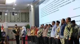 Bupati Asahan bersama kepala daerah lainnya di Sumatera Utara mengikuti Rapat Koordinasi Penguatan Tata Kelola Pemerintahan Daerah dan Pencegahan Korupsi yang digelar di Aula Raja Inal Siregar, Kantor Gubernur Sumatera Utara, Kamis (17/9/2026).