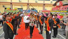 AKBP Sah Udur Sitinjak dalam Prosesi Pisah Jabatan di Polres Pematangsiantar. 