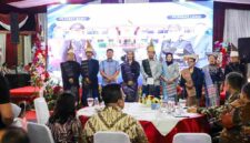 Wesly Silalahi melepas AKBP Sah Udur dan menyambut AKBP Dhana Noer Kurniawan sebagai Kapolres Pematangsiantar dalam acara pisah sambut di Rumah Dinas Wali Kota, Jalan M.H. Sitorus, Kelurahan Teladan, Kecamatan Siantar Barat, Kamis (17/9/2026) malam.