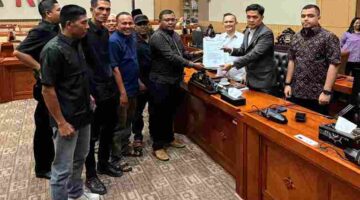 okoh masyarakat Beutong Ateuh membawa petisi dukungan investasi ke Komisi III DPR RI. Lapangan kerja, ekonomi lokal, lingkungan, dan budaya