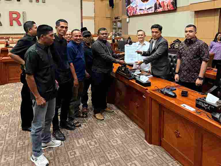 okoh masyarakat Beutong Ateuh membawa petisi dukungan investasi ke Komisi III DPR RI. Lapangan kerja, ekonomi lokal, lingkungan, dan budaya