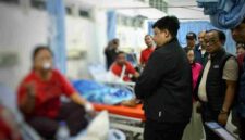 Bupati Samosir Vandiko T. Gultom bersama Wakil Bupati Ariston Tua Sidauruk mengunjungi para korban pada Sabtu, 19 September 2026,