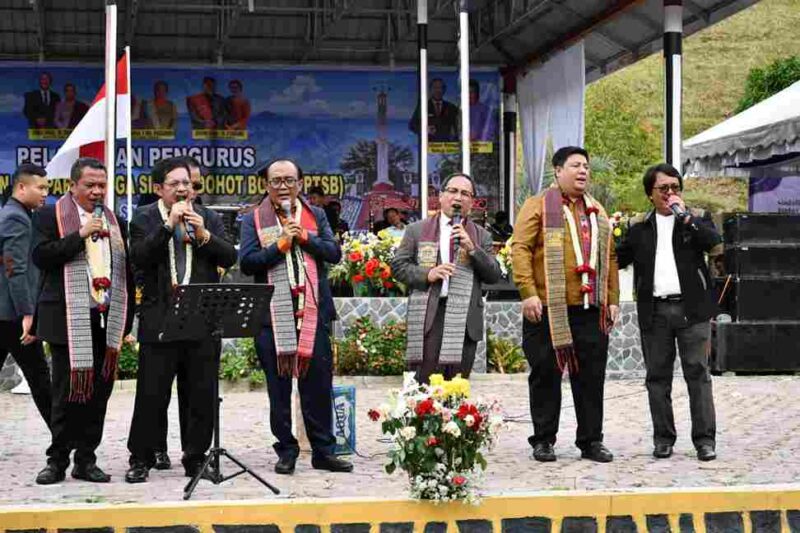 Punguan Pomparan Toga Sinaga Dohot Boru (PPTSB) Cabang Samosir periode 2026–2030 resmi dilantik di Kompleks Tugu Sinaga, Kabupaten Samosir, Sabtu, 19 September 2026.