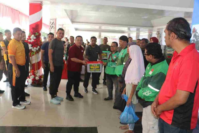 Kodim 0207/Simalungun menggelar Bakti Sosial Kesehatan (Baksoskes) dalam rangka menyambut Hari Ulang Tahun (HUT) ke-81 Tentara Nasional Indonesia (TNI) di Lapangan Adam Malik, Kota Pematangsiantar, Minggu (20/9/2026).