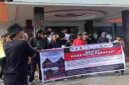 n: AMPDT menggelar aksi di Hotel Khas Parapat.