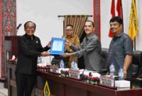 Wakil Bupati Samosir Ariston Tua Sidauruk dalam Rapat Paripurna DPRD Kabupaten Samosir, Senin (21/9/2026).