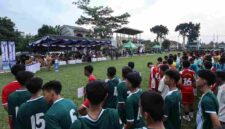 Wali Kota Wesly Silalahi membuka Kejuaraan Sepak Bola Pelajar Piala Wali Kota Pematangsiantar 2026 yang diikuti 16 tim SMA dan sederajat.