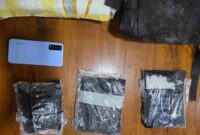 enam bungkus diduga sabu seberat sekitar 1,5 kilogram.