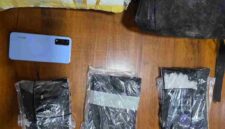 enam bungkus diduga sabu seberat sekitar 1,5 kilogram.
