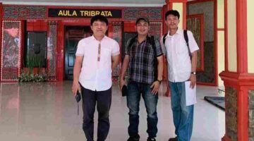 Tim DPN BAKUMKU yang hadir dalam gelar perkara terdiri dari Dapot Hasiholan Purba, S.H., Bonifasius Sitanggang, S.H., dan Firman Simanjuntak, S.H.