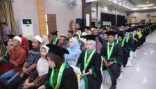 199 sarjana dari enam program studi resmi menyelesaikan pendidikan tahun 2026 di Institut Agama Islam Daar Al Uluum (IAIDU) Asahan Kisaran Angkatan XXXVI Tahun Akademik 2026/2027 di Aula Hotel Sabty Garden Kisaran, Kamis (24/9/2026).