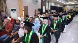 199 sarjana dari enam program studi resmi menyelesaikan pendidikan tahun 2026 di Institut Agama Islam Daar Al Uluum (IAIDU) Asahan Kisaran Angkatan XXXVI Tahun Akademik 2026/2027 di Aula Hotel Sabty Garden Kisaran, Kamis (24/9/2026).