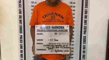Polres Pematangsiantar mengamankan pria 59 tahun dan menyita dua bungkus ganja dengan berat bruto 106,29 gram di Jalan Cemara, Kahean.