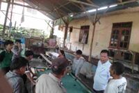 Polsek Tanah Jawa menjaring 10 pelajar yang kedapatan bolos sekolah di warung biliar.