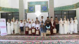 Kapolres Simalungun bersama Bhayangkari menggelar doa bersama dan bakti sosial dengan memberikan santunan kepada anak yatim.