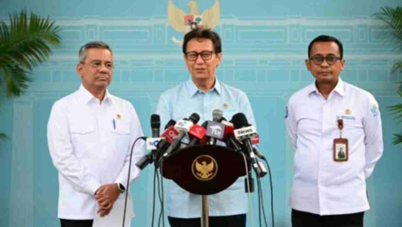 Menteri Kesehatan (Menkes) Budi Gunadi Sadikin usai menghadiri rapat terbatas yang dipimpin Presiden Prabowo di Istana Merdeka, Jakarta, Senin (28/9/2026).