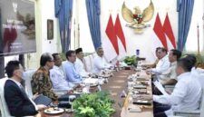 Rapat terbatas bersama sejumlah Menteri Kabinet Merah Putih di Istana Merdeka, Jakarta, Senin (28/9/2026).