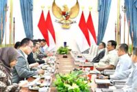 Presiden Prabowo Subianto menerima Menteri Hukum Supratman Andi Agtas beserta sejumlah menteri Kabinet Merah Putih untuk membahas mengenai perkembangan digitalisasi layanan publik serta penguatan Pos Bantuan Hukum (Posbankum) di seluruh Indonesia di Istana Merdeka, Jakarta, pada Selasa, 29 September 2026.
