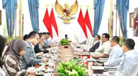 Presiden Prabowo Subianto menerima Menteri Hukum Supratman Andi Agtas beserta sejumlah menteri Kabinet Merah Putih untuk membahas mengenai perkembangan digitalisasi layanan publik serta penguatan Pos Bantuan Hukum (Posbankum) di seluruh Indonesia di Istana Merdeka, Jakarta, pada Selasa, 29 September 2026.