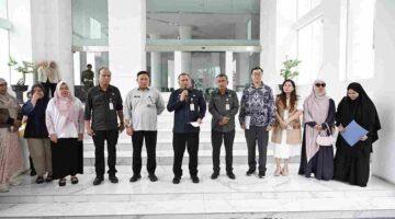 Penjabat (Pj) Sekretaris Daerah Provinsi Sumatera Utara (Sumut) Timur Tumanggor melepas Bantuan Kemanusiaan Pemerintah Provinsi Sumatera Utara untuk Bencana Gempa di Provinsi Nusa Tenggara Timur, di Lobby Dekranasda Lantai 1 Kantor Gubernur Sumut Jalan Diponengoro Nomor 30 Medan, Selasa (1/9/2026). 