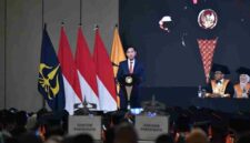 Wakil Presiden Gibran Rakabuming  saat menjadi pembicara utama dalam Wisuda Institut Pariwisata Trisakti (IPT) Tahun Akademik 2025/2026 di Sheraton Grand Jakarta Gandaria City Hotel, Jakarta Selatan, Selasa (13/10/2026).