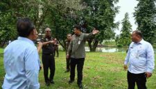 
 Gubernur Sumatera Utara (Sumut) Bobby Afif Nasution, Penjabat (PJ) Sekretaris Daerah Provinsi Sumatera Utara (Sumut) Timur Tumanggor di dampingi sejumlah OPD melakukan kunjungan ke Kantor Kejaksaan Tinggi Sumatera Utara di Jalan Abdul Haris Nasution Medan, Selasa (13/10/2026)