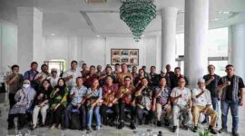 Kepala Dinas Lingkungan Hidup dan Kehutanan (DLHK) Provinsi Sumatera Utara Heri Wahyudi Marpaung,   Memberikan keterangan pers kepada awak media di lantai 1 Kantor Gubernur Sumut, Jalan Diponegoro No. 30, Medan, Jumat (16/10/2026).